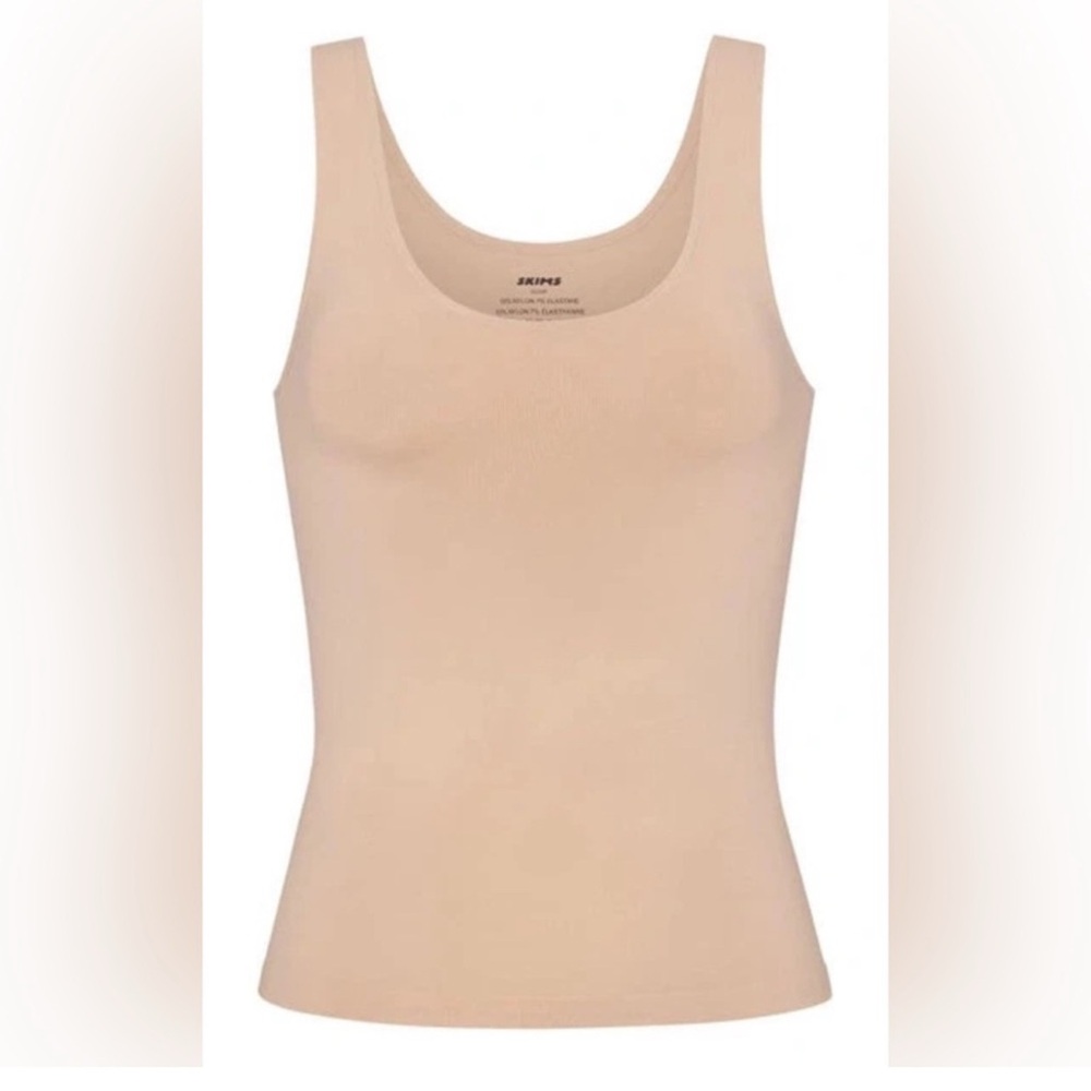 NWT SKIMS Soft Smoothing Seamless Tank Top Clay Women’s Medium